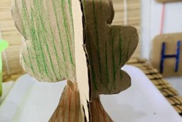 Hoạt động làm cây xanh từ bìa cát tông lớp A4
