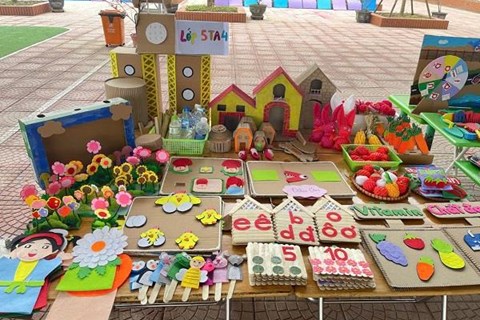 Hội thi làm đồ dùng sáng tạo - Trường mầm non Hợp Thanh