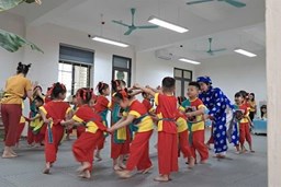 Trò chơi dân gian Luồn luồn tổ dế