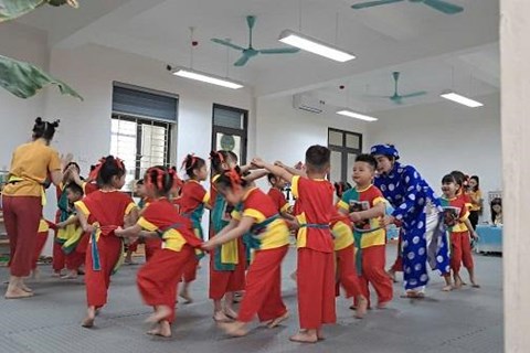 Trò chơi dân gian Luồn luồn tổ dế