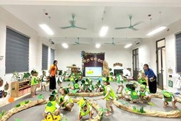 MỘT SỐ HÌNH ẢNH TRẺ CHƠI TRÒ CHƠI DÂN GIAN CÂU ẾCH