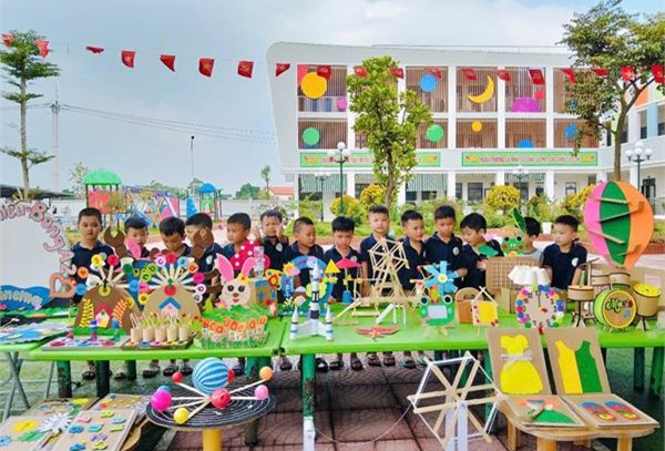 Đồ dùng tự tạo lớp 5TA1