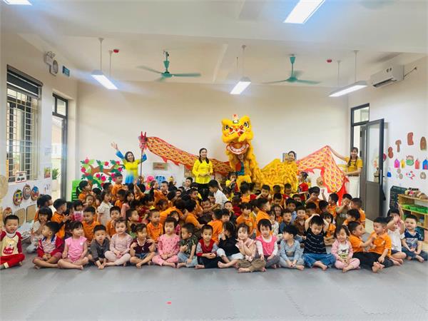 Hoạt động biểu diễn múa rồng, múa lân
